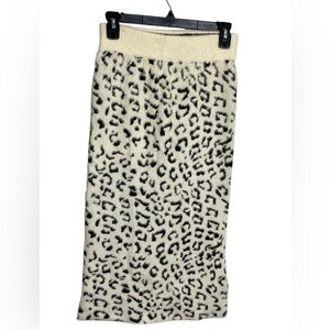 Elegant Cream and Black Animal Print Pencil Skirt